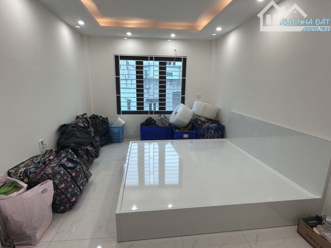 Bán nhà sau chợ Lai Xá, Hoài Đức. Sổ đỏ 30m2 nhà 5 tầng full nội thất. 180m đến Quốc Lộ 32 - 5