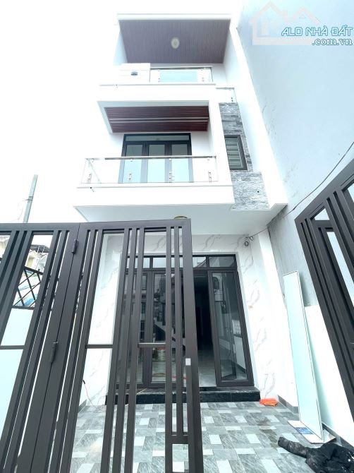 1 NHÀ 3 TÂNG KHÚC HẠO - Ô TÔ ĐÔ CỨA - 61M* SÃN CÔNG - GIÁ CHÍ 3,75 TY - 6