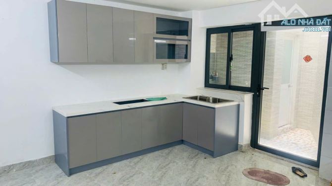BÁN NHÀ, mặt tiền đường số 17, Quận 7, Dt: 6m x 15m. 4 tầng Giá rẻ 14 tỷ - 6