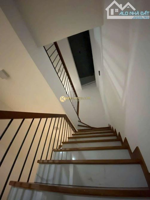 Cần bán gấp nhà phố 3 tầng, diện tích 100,64 m² (ngang 5 m) 3 tầng, 4 phòng ngủ - 6