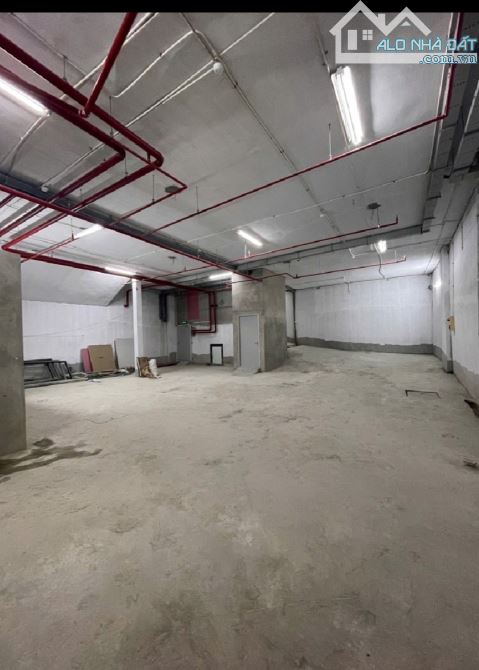 Mặt Phố.Cầu Giấy/ 142 tỷ / 240 M2 / 10 Tầng - 6