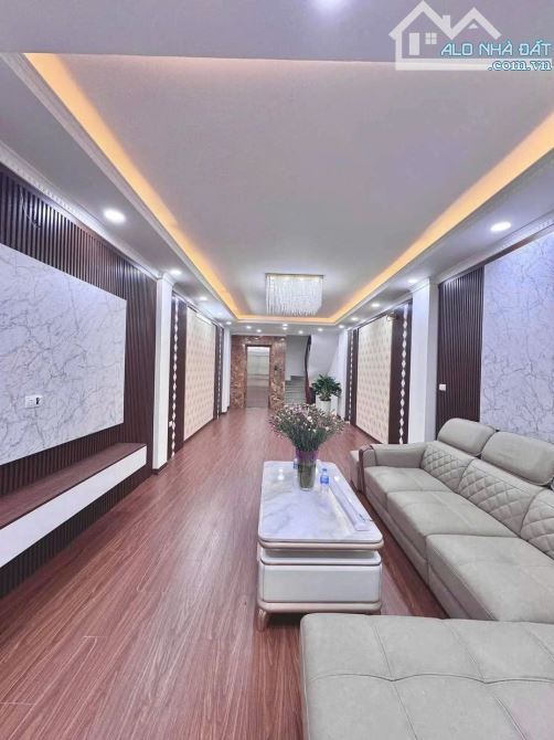 NHÀ 7 TẦNG THANG MÁY - NGÕ Ô TÔ NHỎ - KINH DOANH - 3 MẶT THOÁNG ,  - DT 50m x 7T , Mt 4.5M - 7