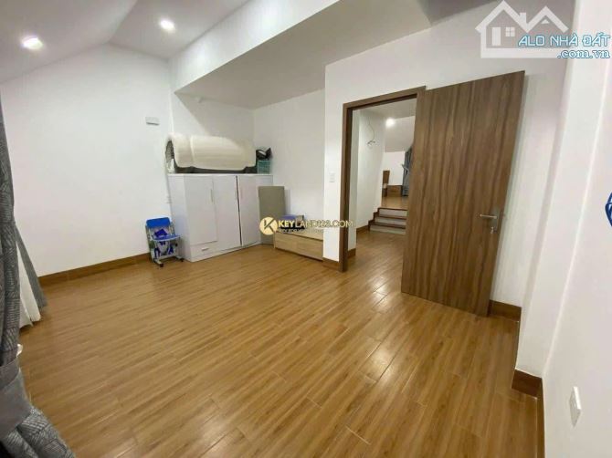 Cần bán gấp nhà phố 3 tầng, diện tích 100,64 m² (ngang 5 m) 3 tầng, 4 phòng ngủ - 7