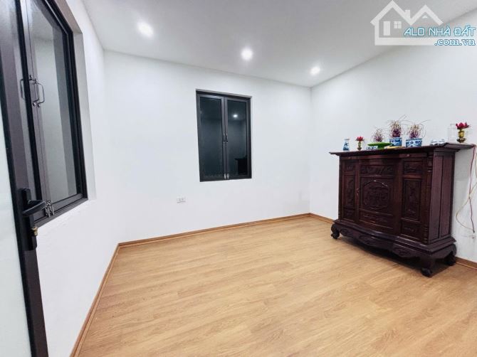 ĐỘI CẤN - BA ĐÌNH - LÔ GÓC 3 THOÁNG - NGÕ THÔNG - VIEW LOTTE - GẦN PHỐ - 5 PHÒNG - 10.5 TY - 7