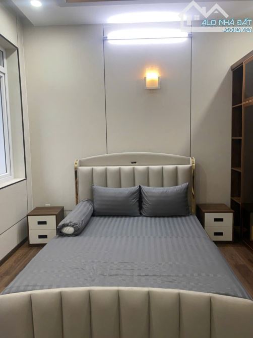 Bán trệt, 2 lầu, 5x18m, đường vào khu dân cư Hà Đô, giá 7.4 tỷ - 7
