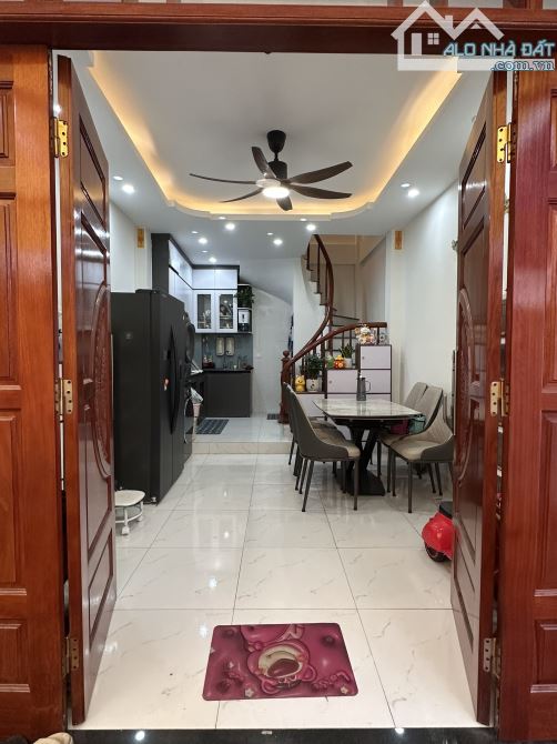 Bán nhà sau chợ Lai Xá, Hoài Đức. Sổ đỏ 30m2 nhà 5 tầng full nội thất. 180m đến Quốc Lộ 32 - 7