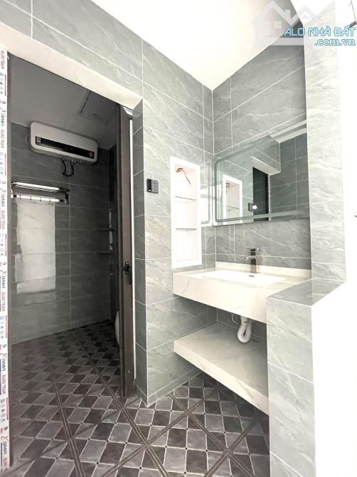 1 NHÀ 3 TÂNG KHÚC HẠO - Ô TÔ ĐÔ CỨA - 61M* SÃN CÔNG - GIÁ CHÍ 3,75 TY - 8