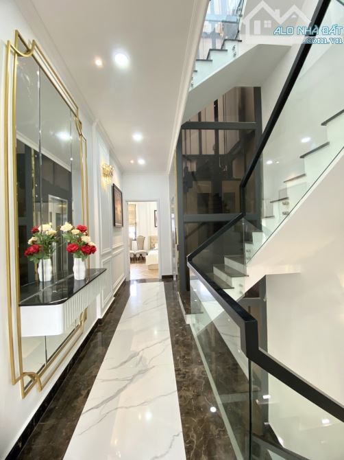 SIÊU PHẨM NHÀ 4 TẦNG – CÓ THANG MÁY – THIẾT KẾ HIỆN ĐẠI – FULL NỘI THẤT CAO CẤP – SÁT Q7 - 8