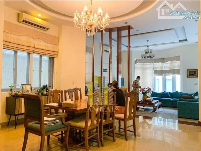 BIỆT THỰ ĐƯỜNG NGUYỄN VĂN HƯỞNG SẴN NỘI THẤT GIÁ 88 TRIỆU - 8