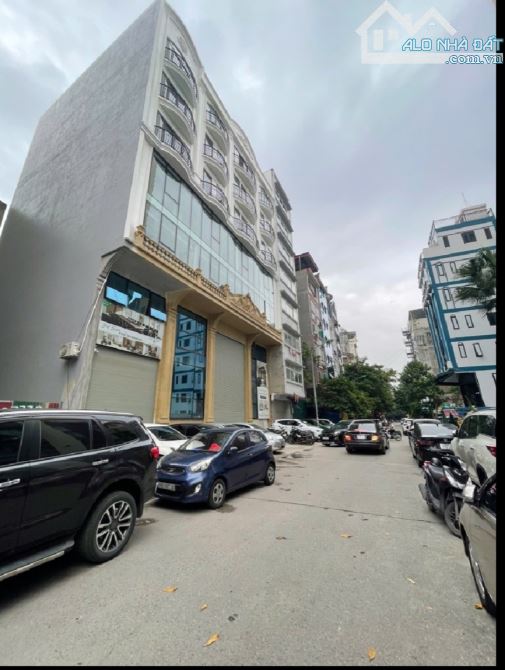 Mặt Phố.Cầu Giấy/ 142 tỷ / 240 M2 / 10 Tầng - 8