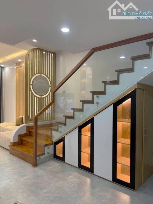 NGAY ĐẦM SEN, HẺM 6M, NHÀ 115m2, 4 TẦNG, NGANG 5.2m, KHUÔNG VIỆT, TÂN PHÚ. 12.3TỶ - 9