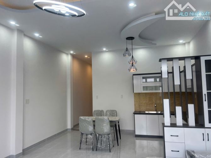Bán nhà trệt 2 phòng ngủ mới xây mặt đuờng bê tông 4m cách Quốc Lộ 1A khoảng 500m( ngay ph - 9