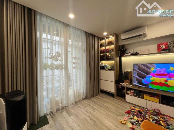 BÁN NHÀ 4 TẦNG BTCT TRẦN BÌNH TRỌNG-NHỈNH 40M2 (4,8X8)- GẦN BÃI GIỮ XE 7,7 TỶ - 9