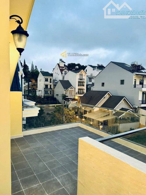 VILLA SÂN VƯỜN 2 MẶT TIỀN  AN SƠN PHƯỜNG XUÂN HƯƠNG 277M2 - 4 TẦNG 5PN 6WC - 24 TỶ - 9