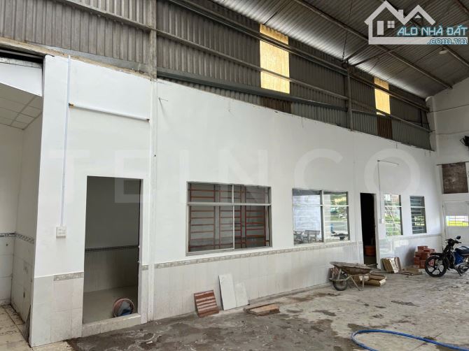 Kho xưởng 440m² có văn phòng và nhà trệt lầu 400m² mặt tiền đường Quốc Lộ 91, lộ Container - 9