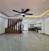 Bán Ngay Nhà Việt Hưng Long Biên 5T, 42m2, giá 7,75 tỷ (ô tô cách 10m)