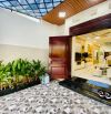 Kẹt vốn bán gấp nhà Trần Phú, Quận 5. Giá 4,2 tỷ/51m2, hẻm xe hơi