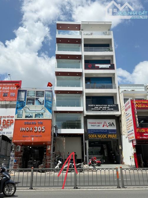 Mặt Tiền Nguyễn Công Trứ, Phường Cầu Ông Lãnh Q1 - 4,3*18m - 7Tầng - Gía : 42Tỷ