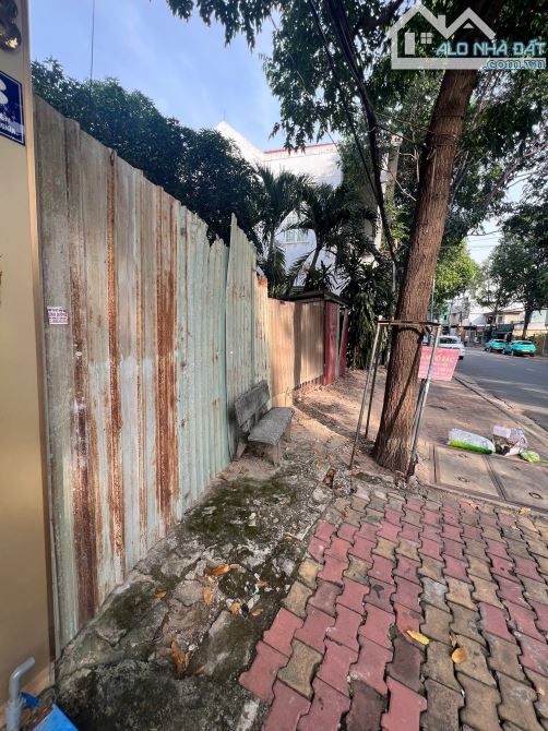Bán gấp đất đẹp xuất sắc MT Lò Chén ngay ngã 3 CMT8, Chánh Nghĩa. DT 600m2 giá 38 tỷ - 2