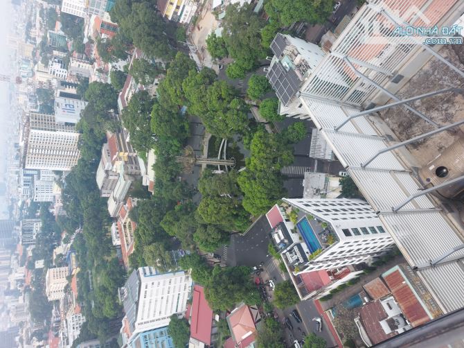 Cho thuê góc 2 mặt tiền đường Hoàng Việt, Quận Tân Bình.