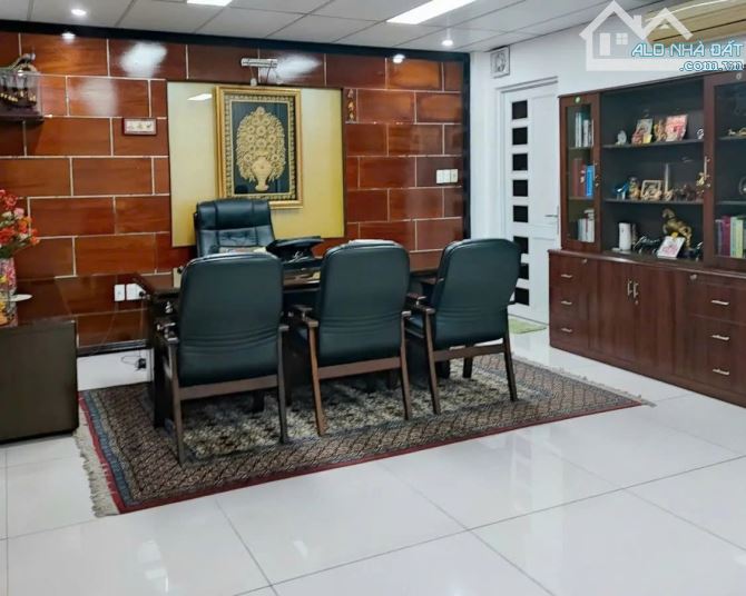(Cực hiếm) Biệt thự Sân Vườn - Trường Sơn P4 Tân Bình - Ngang 10 - 270m2 chỉ 54 tỷ TL