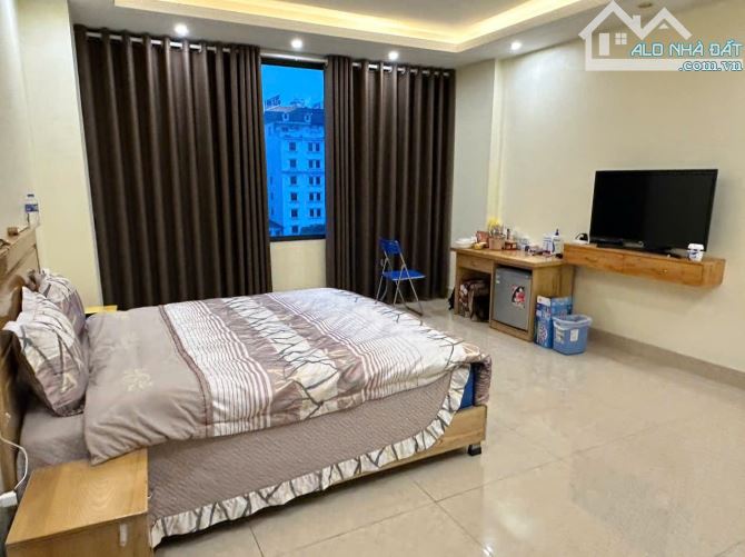 Chuyển đổi mô hình kinh doanh muốn nhượng lại Khách sạn 7 Tầng Lô Góc   Nhìn vườn hoa hòa