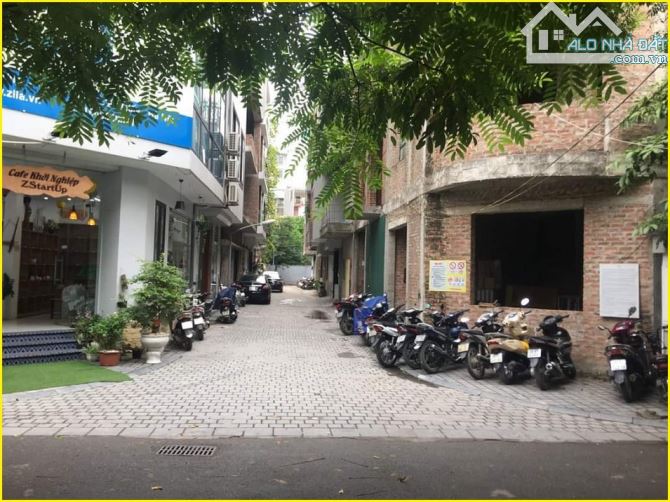 Hàng hiếm! Nguyễn Ngọc Vũ, khu liền kề oto đỗ cửa, vỉa hè rộng, kinh doanh 106m*4T