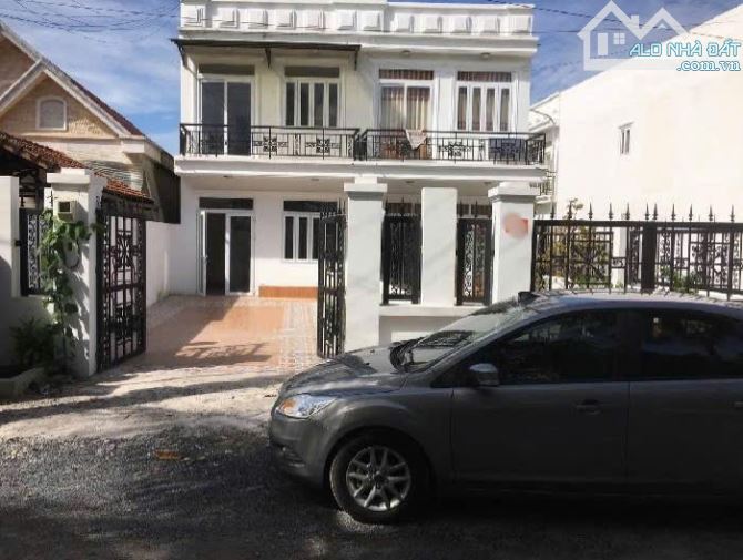 Bán nhà 2 tầng đường THẠNH XUÂN 52, phường THẠNH XUÂN, Q12, dt 64m²(5,3x12,5).Hẻm 8m