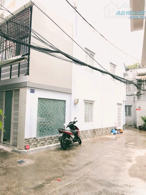 Chủ cho thuê nhà góc 3 mặt tiền HXH CMT8 P.13 Q.10 45m2 Giá 22tr/tháng