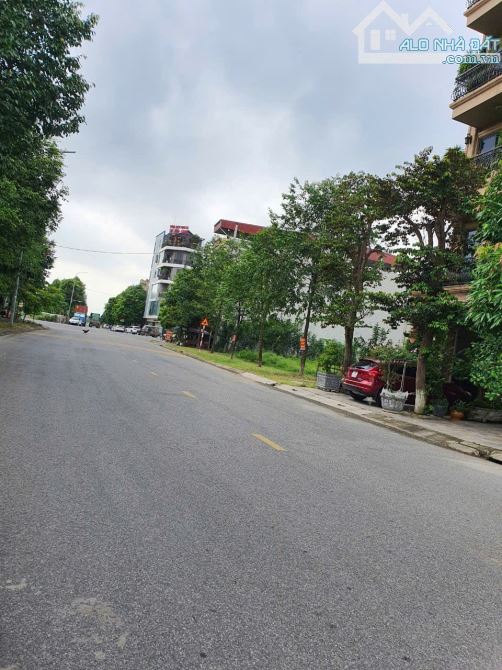 BÁN ĐẤT MẶT ĐƯỜNG LÊ VĂN THỊNH KHU ĐẠI PHÚC, BẮC NINH NHÌN SANG KHU THỂ THAO TP