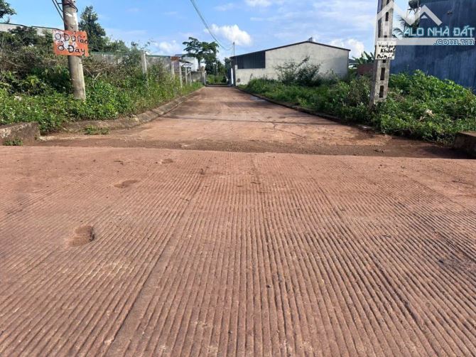 BÁN ĐẤT YMOAN RẺ TRÁI PHƯỜNG BMT, ĐẤT ĐẸP BẰNG PHẲNG, KHU DÂN CƯ ĐÔNG ĐÚC - GIÁ: 1 TỶ 490
