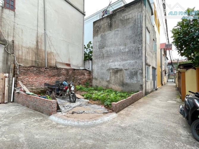 LÔ GÓC ĐẸP 💥 BÁN ĐẤT DƯƠNG ĐỨC HIỀN, GIA LÂM - NỞ HẬU - NGÕ Ô TÔ - 37M² 💸 3.69 TỶ