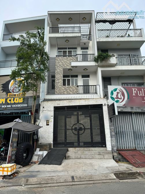 Bán nhà sát Quận 1, ngay chợ Bà Chiểu p.2 Bình Thạnh, 5x15m, 4 Tầng mới cứng. HĐT 25tr/th