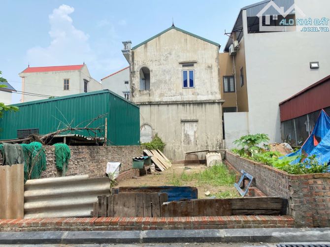 BÁN GẤP LÔ ĐẤT VÀNG XUÂN CANH – ĐÔNG ANH. 61,7m2. Giá 140tr/m. Đường ~4m.