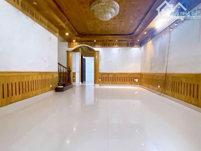 SIÊU HIẾM! BIỆT THỰ NHÀ VƯỜN 160M² – PHỐ TAM TRINH – GẦN KĐT – 45 TỶ