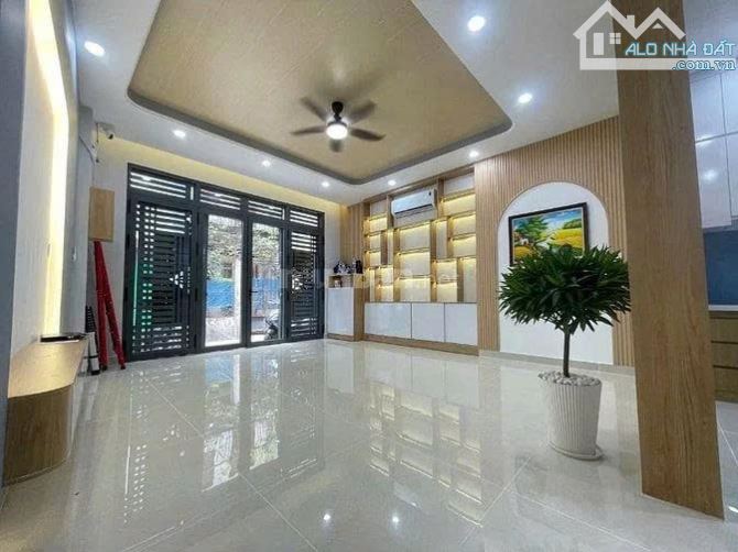 Bán nhà mới 100% Bùi Thế Mỹ - DT 45m2 - 2 tầng - giá 5 tỷ 560tr TL
