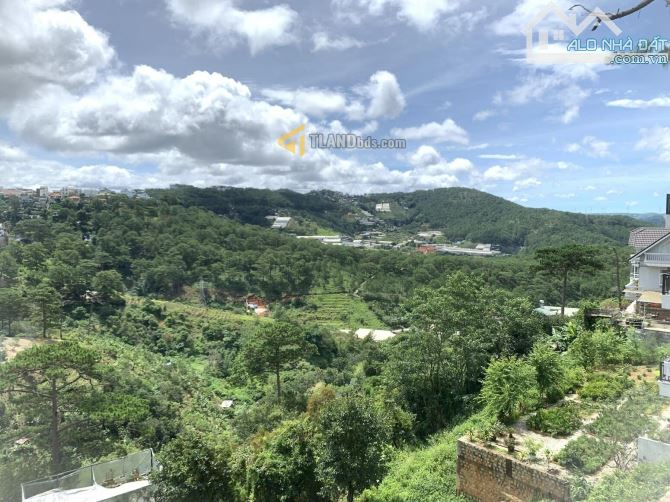 Bán đất Đà Lạt, view cực đẹp không che chắn, mặt tiền Hoàng Hoa Thám 540m2 ngang 20m 28T