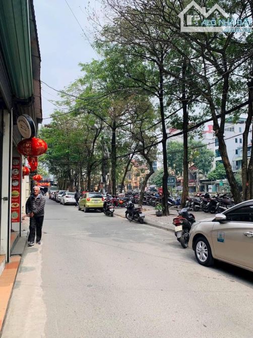 Bán nhà mặt hồ Trung Kính thông Trần Duy Hưng, Cầu Giấy Vỉa hè rộng Kinh doanh 133m MT8,2