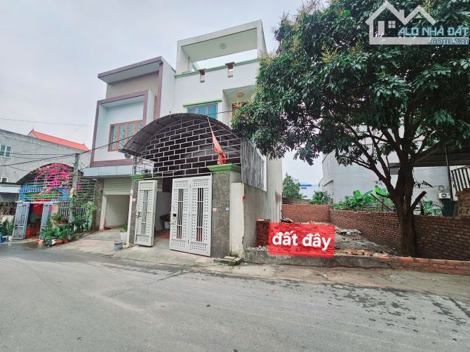 BÁN GẤP LÔ ĐẤT TRỤC KINH DOANH TDP MẬU THÔNG-KHAI QUANG 90M MT5,01M NỞ HẬU ĐẸP 2,470 TỶ