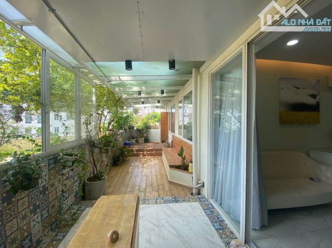 Cần cho thuê nhanh căn hộ Grand View, 130m2 có 3PN, ban công rộng