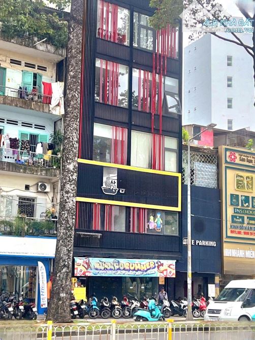 Cho thuê Tòa nhà 998m² - 2 MT Trần Hưng Đạo, Nguyễn Cư Trinh, Q1 - 8mx23m -5L TM - 450 Tr.