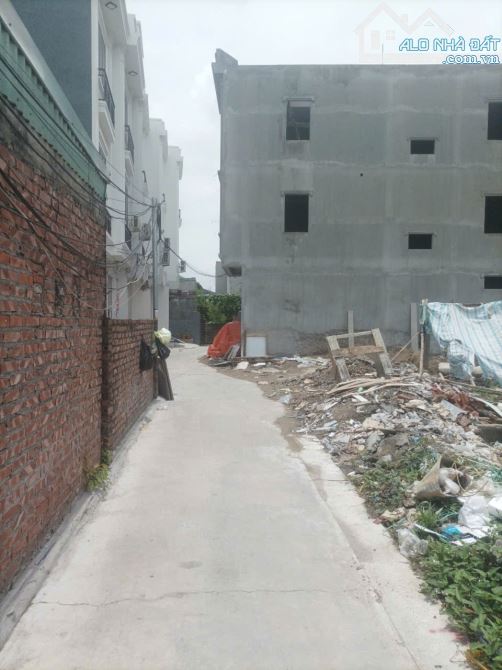 LÔ ĐẤT - NGÕ Ô TÔ - GẦN CHỢ - GẦN Vành Đai II - FPT - TẠI ĐÔNG LÃM ĐA PHÚC
