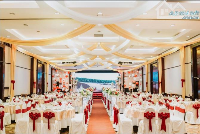 Khách sạn 109 phòng đều có cửa sổ- mặt lê văn sỹ, q3- 800m2- 15 tầng- giá: 2,1 tỷ/th