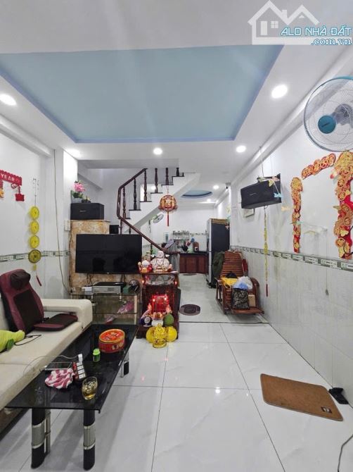 BÁN NHÀ 4X14M – 3 TẦNG – HẺM XE HƠI – GẦN NGÃ TƯ 4 XÃ – GIÁ CHỈ 4.95 TỶ TL – PHÁP LÝ RÕ RÀ