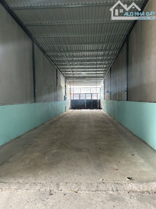 Xưởng gần QL 1K Dĩ An 300m/12tr Đường Cont
