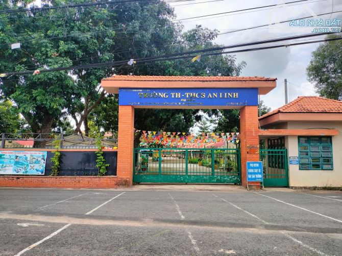 424M2 NẰM NGAY TRƯỜNG HỌC XUNG QUANH DÂN CƯ ĐÔNG KÍN