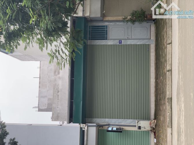 Bán đất 60m tặng nhà cấp 4 phố Thành Trung - Gia Lâm, 7 chỗ ngủ, thông các ngả
