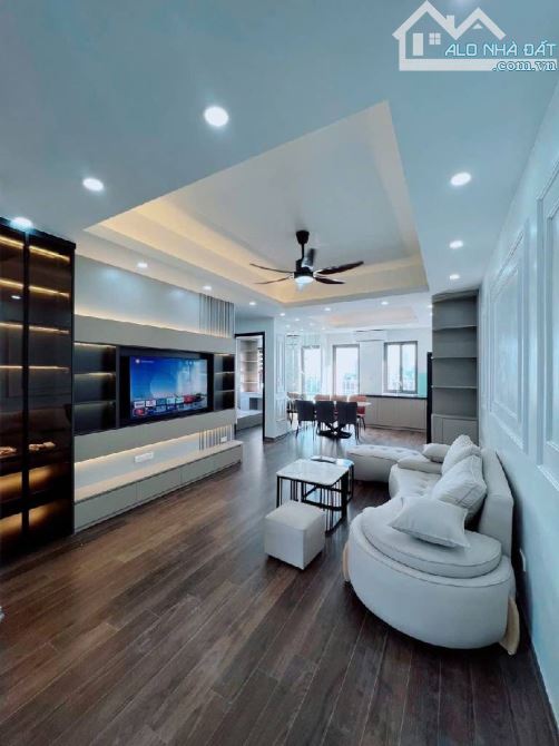 Bán căn hộ chung cư hoàng cầu wiu  hồ thoáng sáng ở sướng