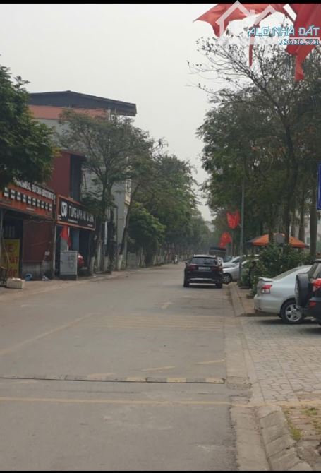 HOT! Giá Bán NHANH trong tháng! Đất Giang Biên, ngõ thông ô tô tránh, 54m, giá 9.1 tỷ