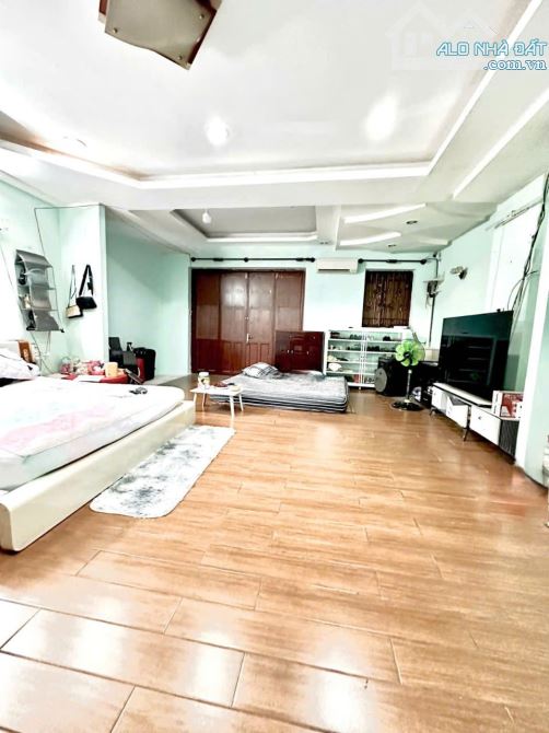 Bán Biệt Thự Khu VIP, Hẻm 8m, Lê Văn Sỹ, Quận 3, 206m, 3 Tầng, Chỉ 39 Tỷ
